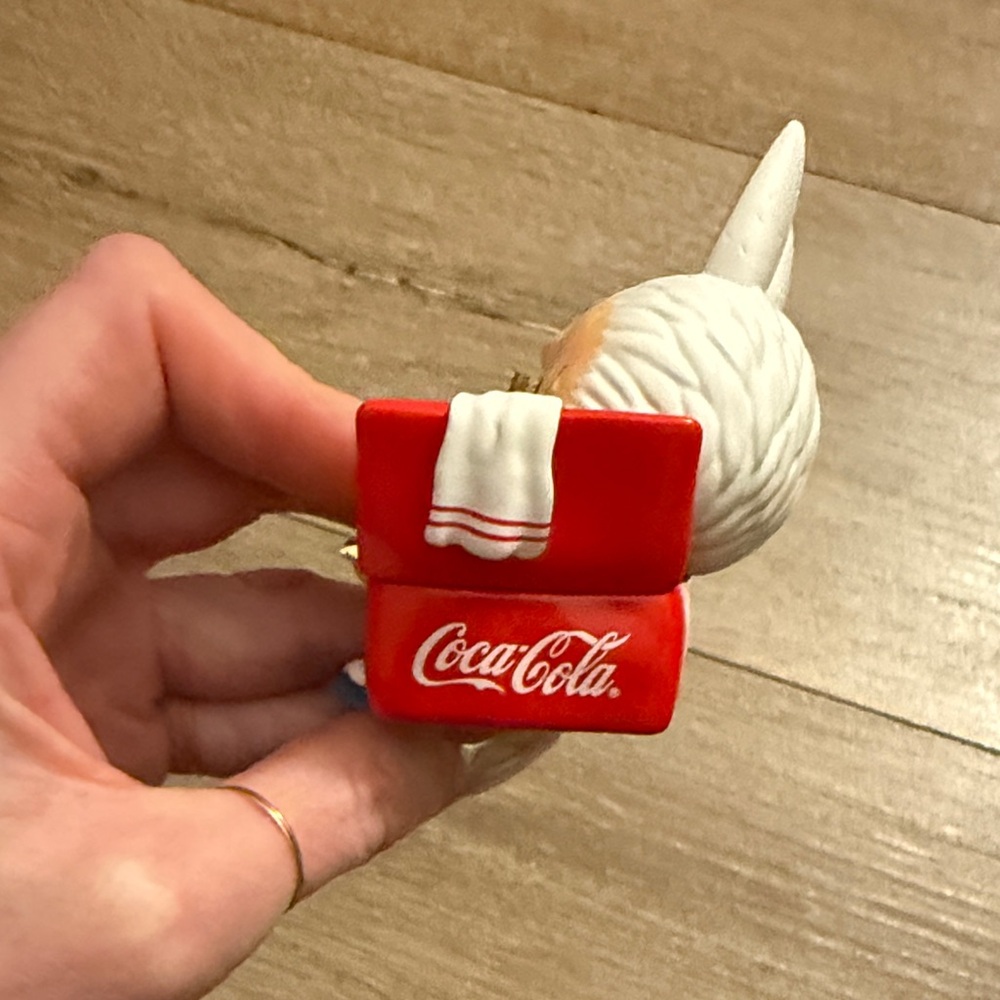Coca-Cola Labubu Figure - Picture 5 of 6